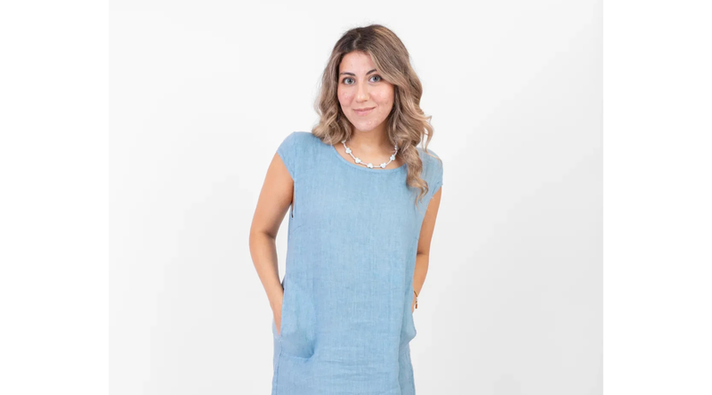 Wondering what to wear to a summer wedding? Discover elegant outfit ideas for women over 40 — from garden ceremonies to formal evening receptions, in breathable fabrics you'll love.