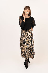 Leopard Print-midi skirt by Me & Gee