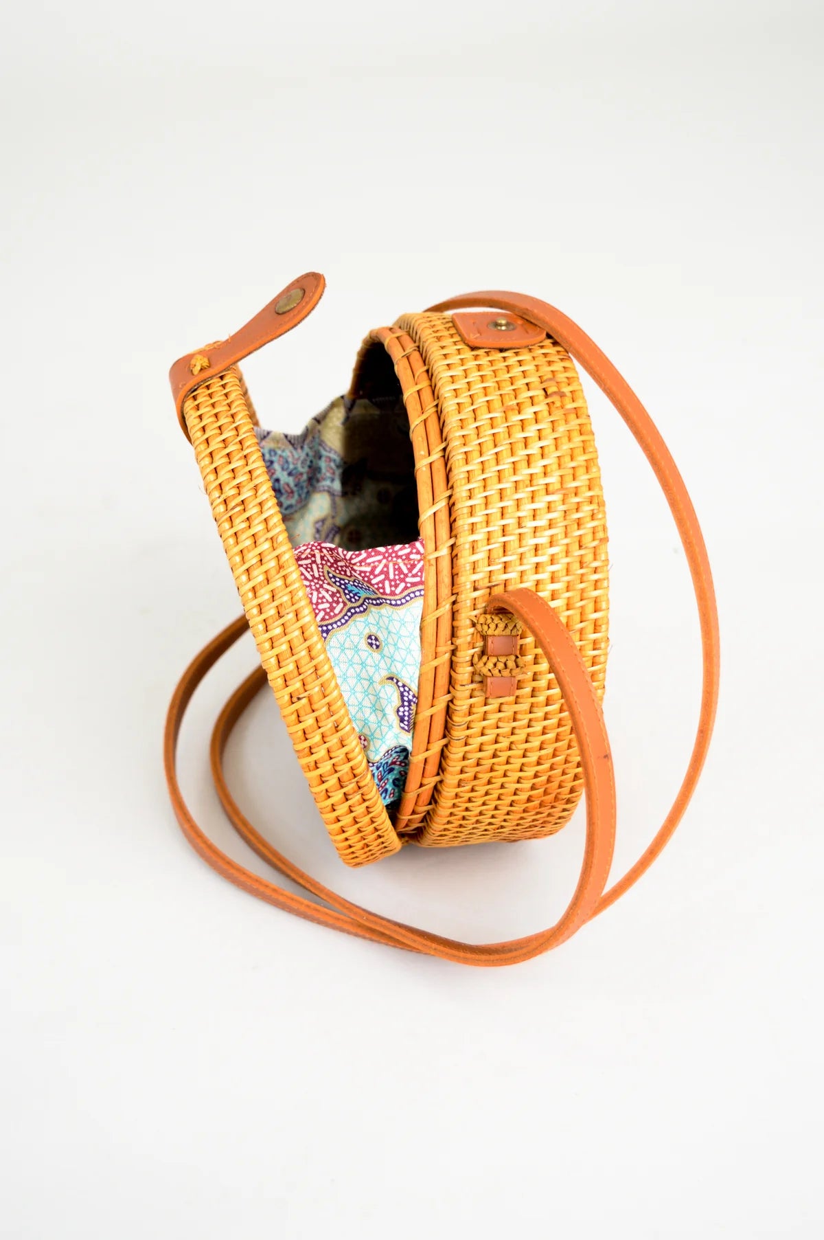 Blue Sky - Round Ratten Purse